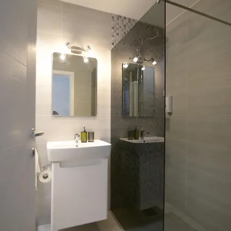 Apartment 3m Center *