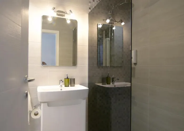 Apartment 3m Center *