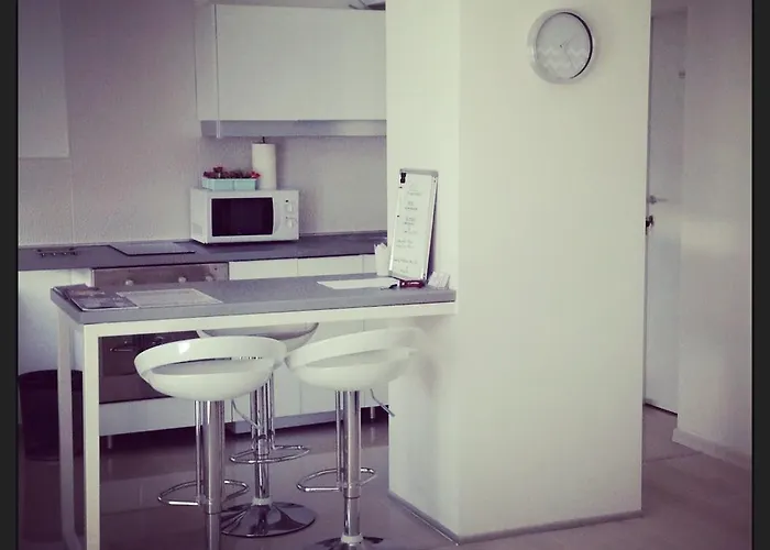 Apartment 3m Center *